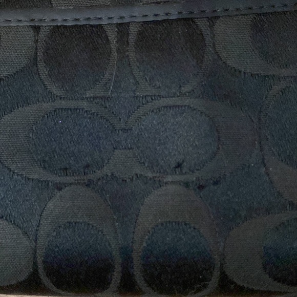 Coach Poppy Black Wristlet/Wallet - Picture 4 of 5